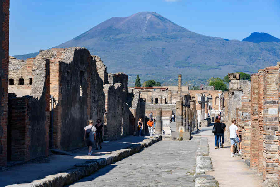 005 - Italia - Pompeya - parque arqueológico de Pompeya - calle.jpg